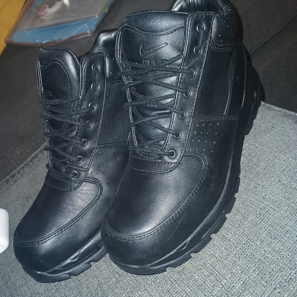 Nike ACG Black Lace-Up Waterproof Men's Boots